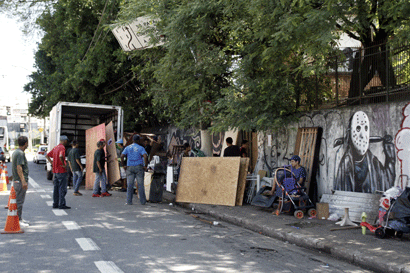 Cerca de 700 pessoas viviam no local desde 2010 (Ale Vianna/FolhaVP) creche2