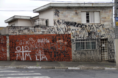 Casa na rua Jabuticabal (Ale Vianna/FolhaVP) pixo4