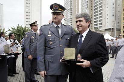 João Diogo, um dos proprietários da padaria Cepam, foi homenageado (Ale Vianna/FolhaVP) pm2