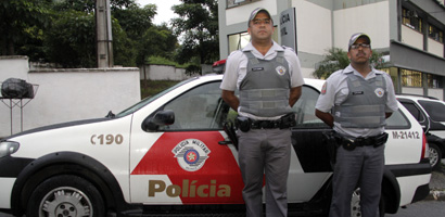 O soldados Barreto (esq.) e Nilton ajudaram nas investigações (Ale Vianna/FolhaVP) prisao4