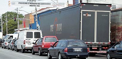 Multas serão aplicada a partir de janeiro (Ale Vianna/FolhaVP) proibicaocaminhao1
